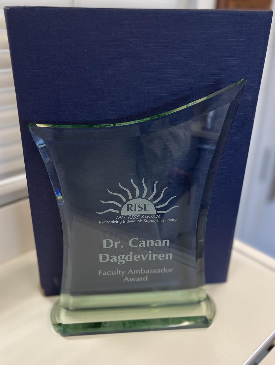 Canan Dagdeviren receives 2022 Faculty Ambassador Award — MIT Media Lab